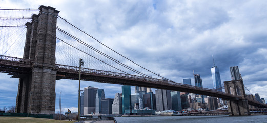 Fototapeta premium Panoramic landscape over lower Manhattan