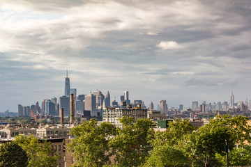 Fototapeta na wymiar Panoramic view of Manhattan from Sunset Park in Brooklyn