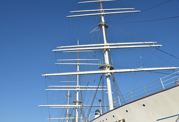 Mast and ropes