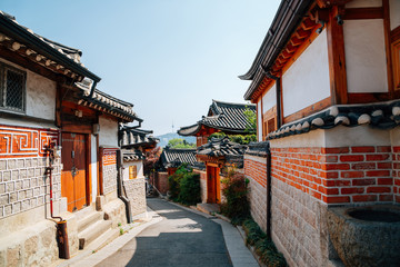 Fototapeta na wymiar Bukchon Hanok Village, Korean traditional houses in Seoul, Korea
