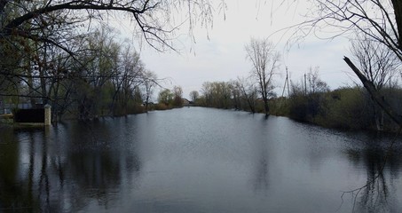 Fototapeta na wymiar Spring rise of water in the river