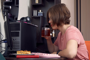 Fototapeta na wymiar Woman working on computer in home office