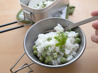 アウトドア調理　山メシ　メスティンで豆ご飯