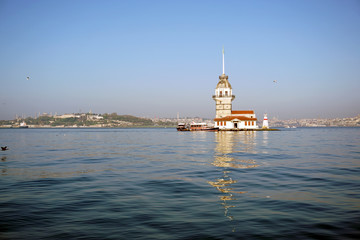 Fototapeta na wymiar Maiden's tower, symbol of Istanbul, Turkey 