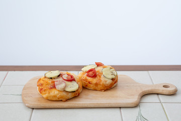 自宅でパン作り　フォカッチャピザ　フォカッチャ　ピザパン