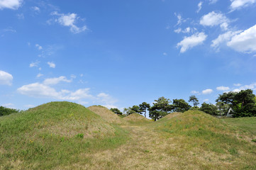 Fototapeta na wymiar Ancient Tombs at the Silla peroid in Sinsang-ri, Gyeongsan-si, Gyeongsangbuk-do, South Korea.