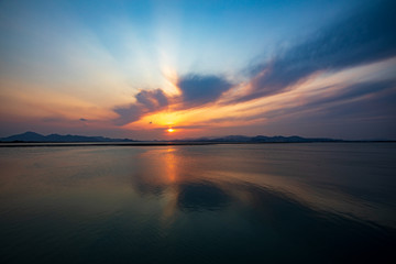 Obraz premium sunset over the sea