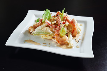 Fresh salad with shrimps and vegetables.