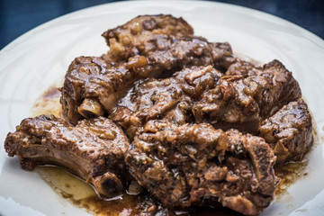 Guiso de costilla en salsa