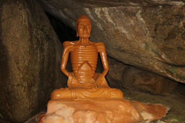 statue of buddha