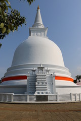buddhist stupa in sri lanka