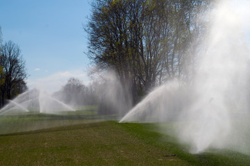 Bewässerung eines Golfplatzes