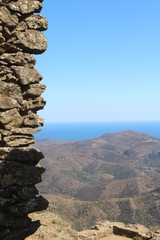 Ruína y Montañas