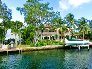 Luxury mansion in exclusive part of Fort Lauderdale