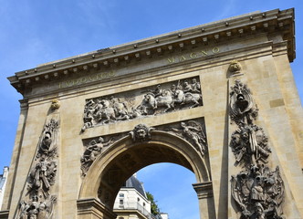 Porte Saint-Denis, triumphal arch erected by Louis XIV on 1672. Paris, France.