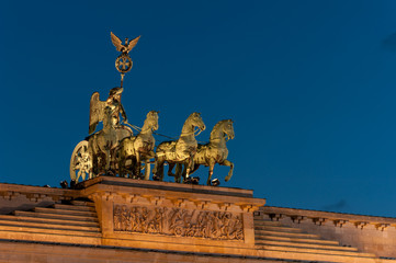 Obraz premium Quadriga auf dem Brandenburger Tor in Berlin