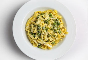 Classic tagliatelle pasta with lemon and peas