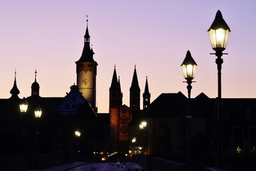 W&uuml;rzburg, Sonnenaufgang &uuml;ber der Domstra&szlig;e