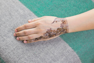 beautiful new henna design on back hand