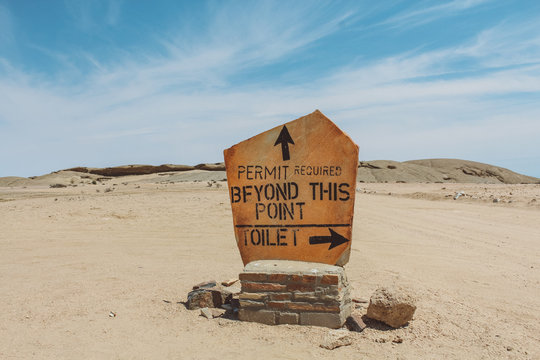 Wegweiser in der der W&uuml;ste Namib in Namibia