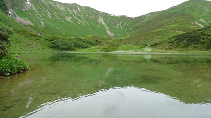 Berglandschaft am See