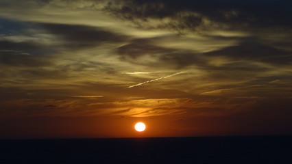 Fototapeta na wymiar Sonnenuntergang vor Sardinien