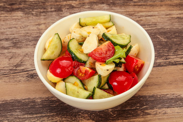 Salad with vegetables and mozzarlla