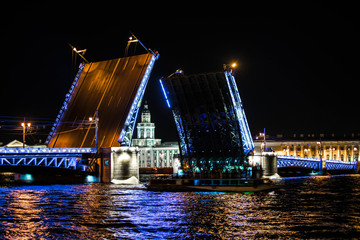 Fototapeta na wymiar Saint Petersburg drawbridge at night