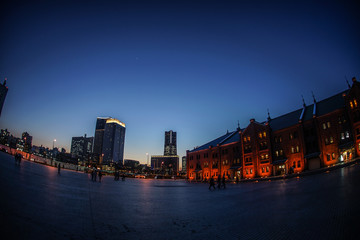 横浜みなとみらいの街並みと夕景