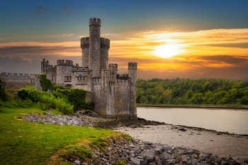 Fototapeta Blackrock Castle and observarory in Cork at sunset, Ireland obraz