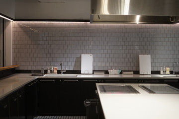 スタイリッシュなシステムキッチンのイメージ