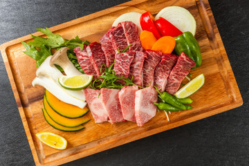 和牛で焼肉　Japanese style luxury grilled beef