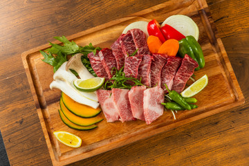 和牛で焼肉　Japanese style luxury grilled beef