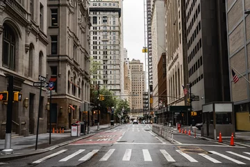 Tragetasche New York City streets. Manhattan streets. New York buildings and architectures. Close up view. Rentals in New York city. Rainy day in Manhattan.  © tanya