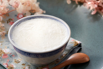 Chinese traditional dessert, double skin milk
