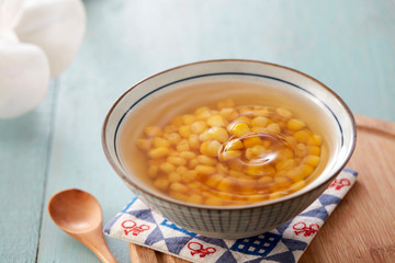 Chinese traditional dessert, corn syrup
