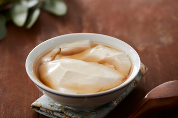 Chinese traditional dessert, tofu flower
