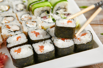 Tasty Roll set with chopsticks