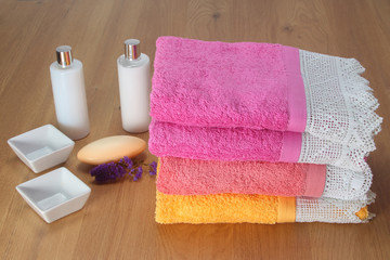 Obraz na płótnie Canvas toallas limpias y dobladas, para spa