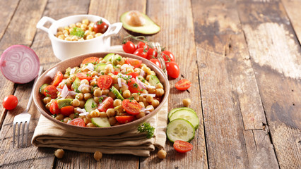 chickpea salad with tomato and avocado