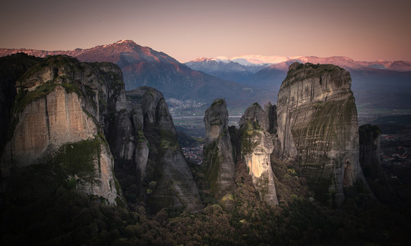 Pink magic sunrise at Meteeora valley, Greece. Greek destinations © Mariana Ianovska