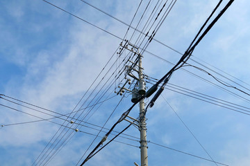 電線と空