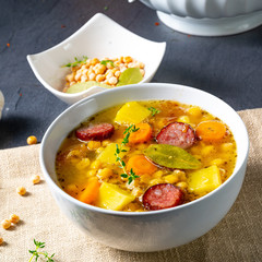 Hearty pea soup after grandmas rezept