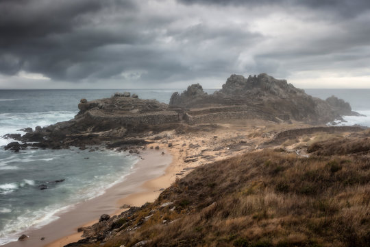 Castro de Baro&ntilde;a en un dia neblinoso