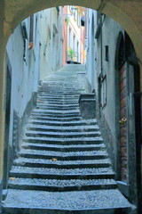 Fototapeta na wymiar narrow street in the old town of Bellagio italy