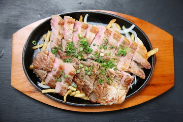 豚肉の鉄板焼き