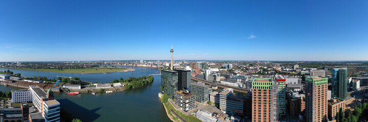Obraz na płótnie Canvas Dusseldorf Media Harbor and Rhine Panorama