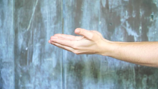 Se Laver Les Mains Dans La Lumière UV Photo stock - Image du