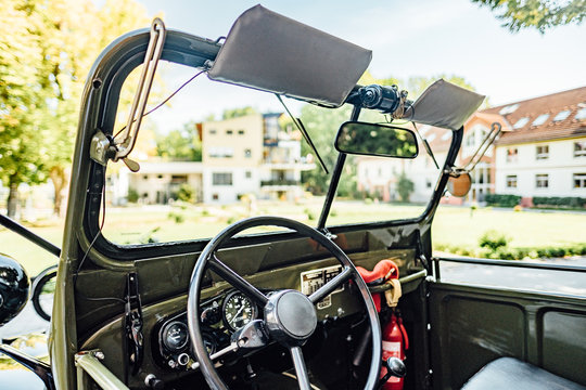 GAZ 69 cockpit