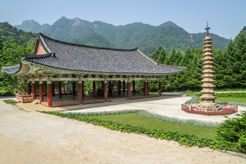Fototapeta na wymiar Pohyonsa Temple, North Korea 